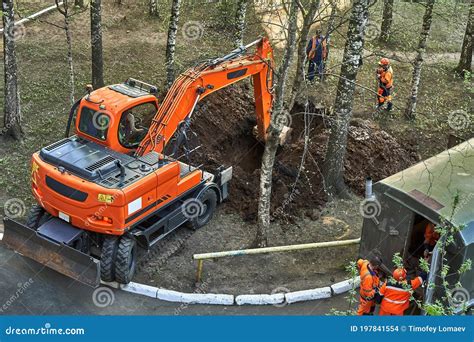 digging trenches with mini excavators